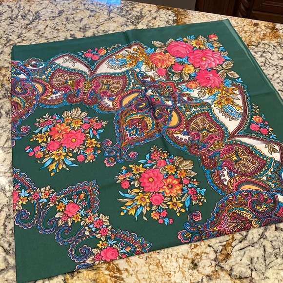 SILK Scarf - Picture 3 of 10